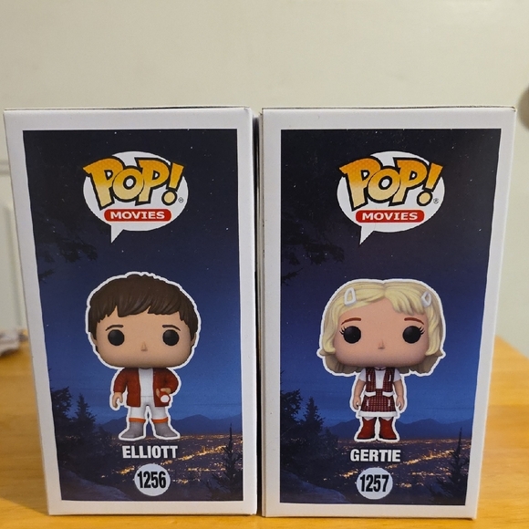 Funko Pop! E.T. Elliott and Gertie Vinyl Figures - Picture 4 of 4